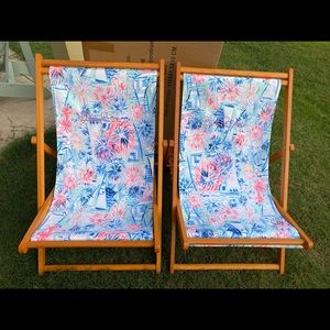 New in box set of 2 Lilly Pulitzer Chairs in Sea to Shining Sea print